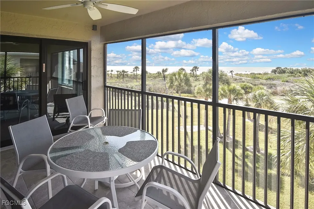 1919 Olde Middle Gulf Drive Sanibel FL 33957