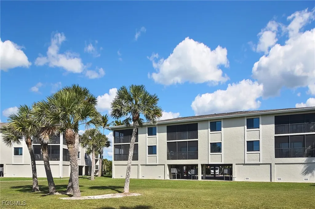 1919 Olde Middle Gulf Drive Sanibel FL 33957