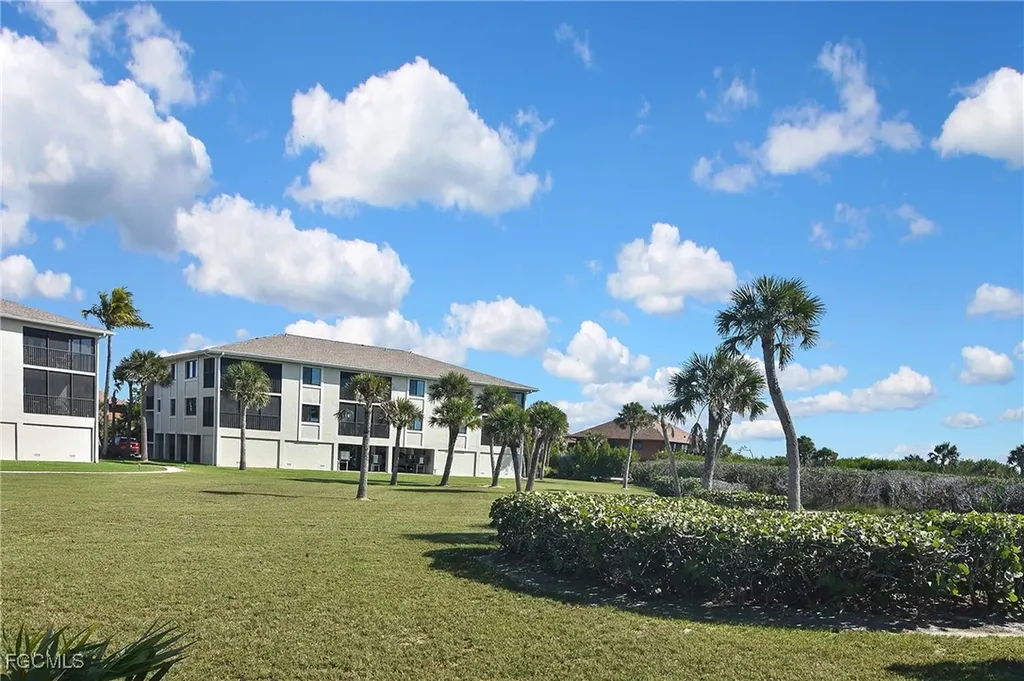 1919 Olde Middle Gulf Drive Sanibel FL 33957