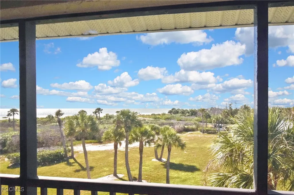 1919 Olde Middle Gulf Drive Sanibel FL 33957