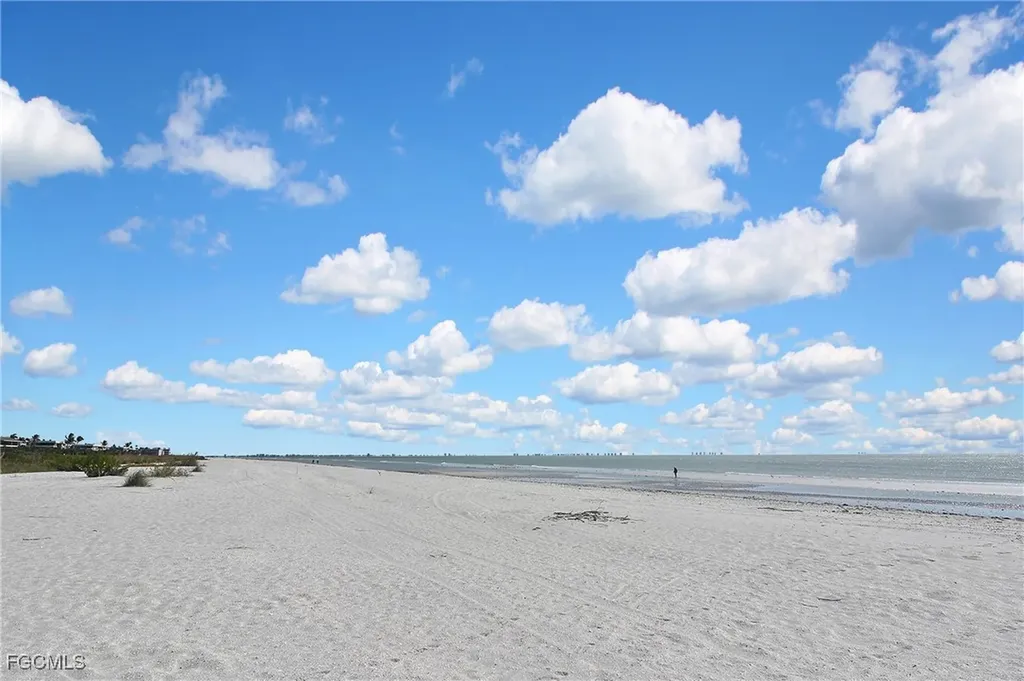 1919 Olde Middle Gulf Drive Sanibel FL 33957