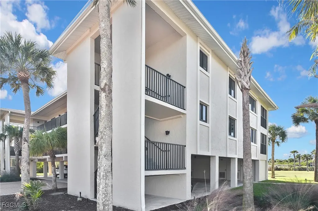 1919 Olde Middle Gulf Drive Sanibel FL 33957