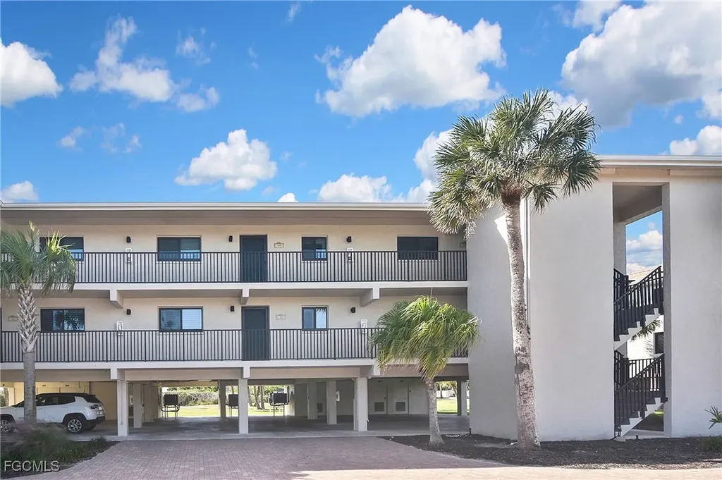 1919 Olde Middle Gulf Drive Sanibel FL 33957