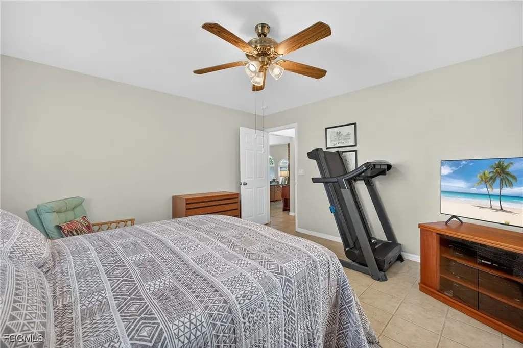 609 SE 17th Street Cape Coral FL 33990