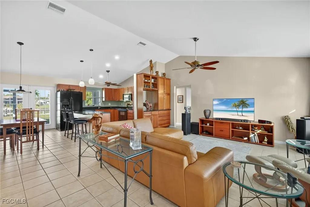609 SE 17th Street Cape Coral FL 33990