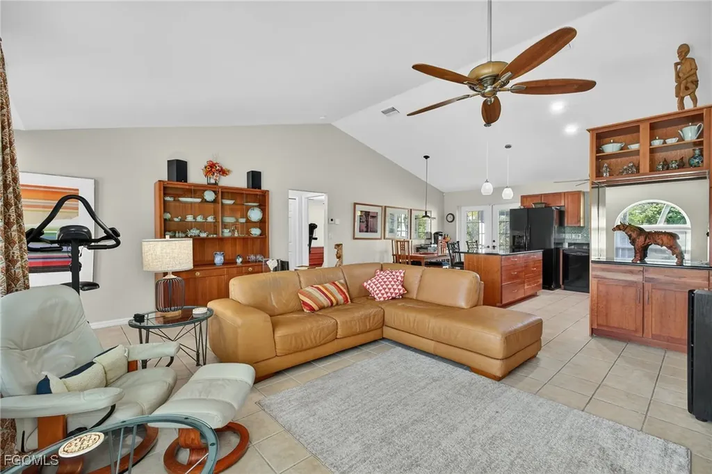 609 SE 17th Street Cape Coral FL 33990
