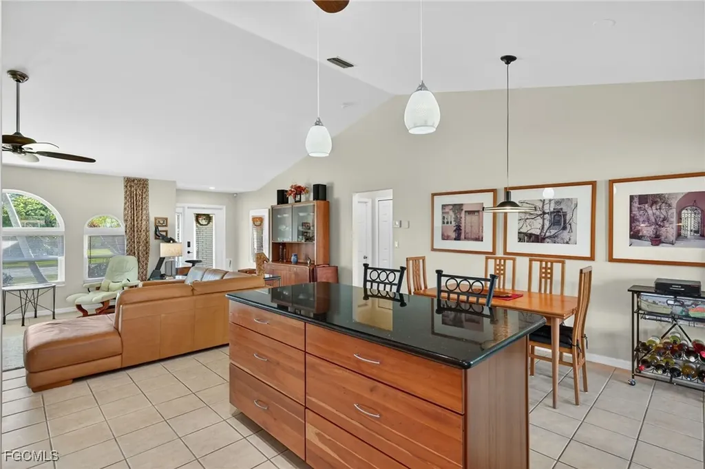 609 SE 17th Street Cape Coral FL 33990
