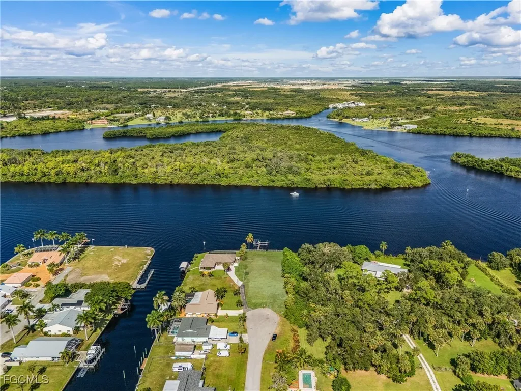 2190 River Road Fort Myers FL 33905