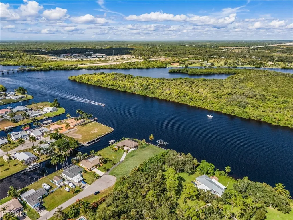 2190 River Road Fort Myers FL 33905