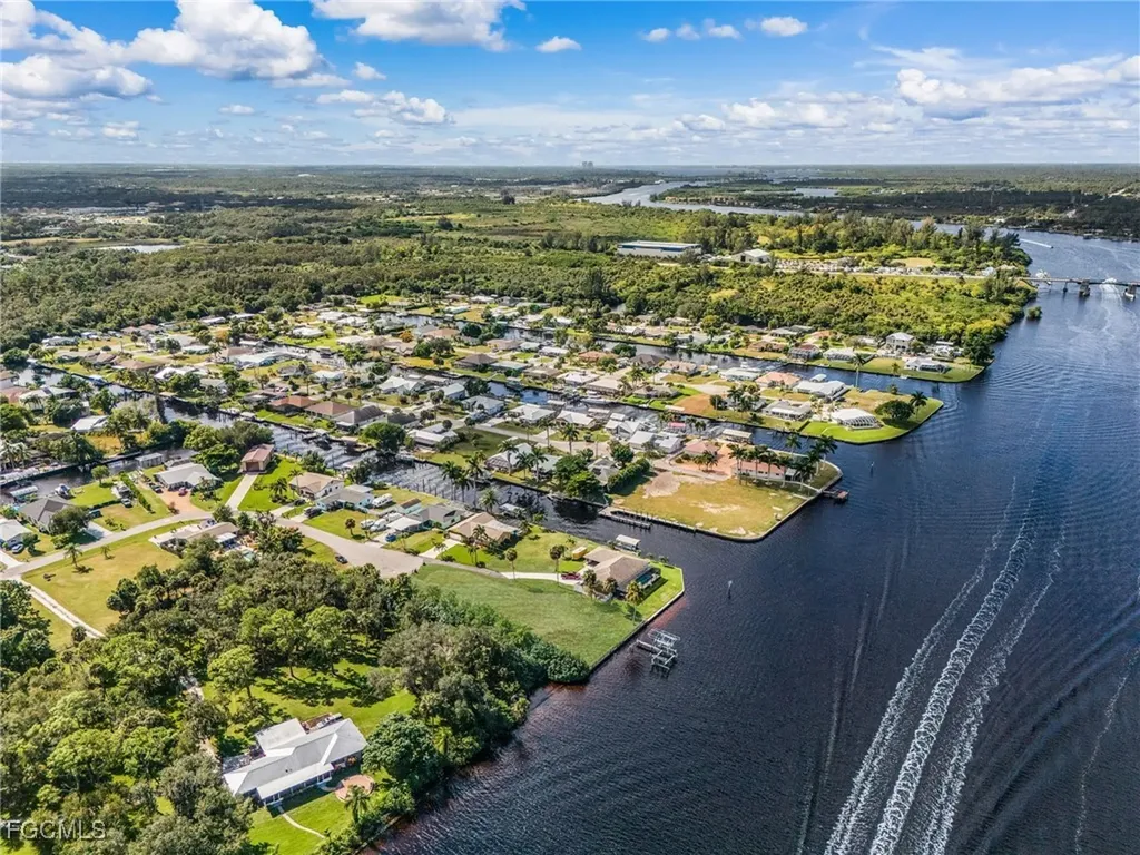 2190 River Road Fort Myers FL 33905