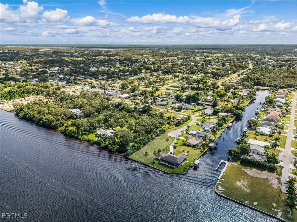 2190 River Road Fort Myers FL 33905