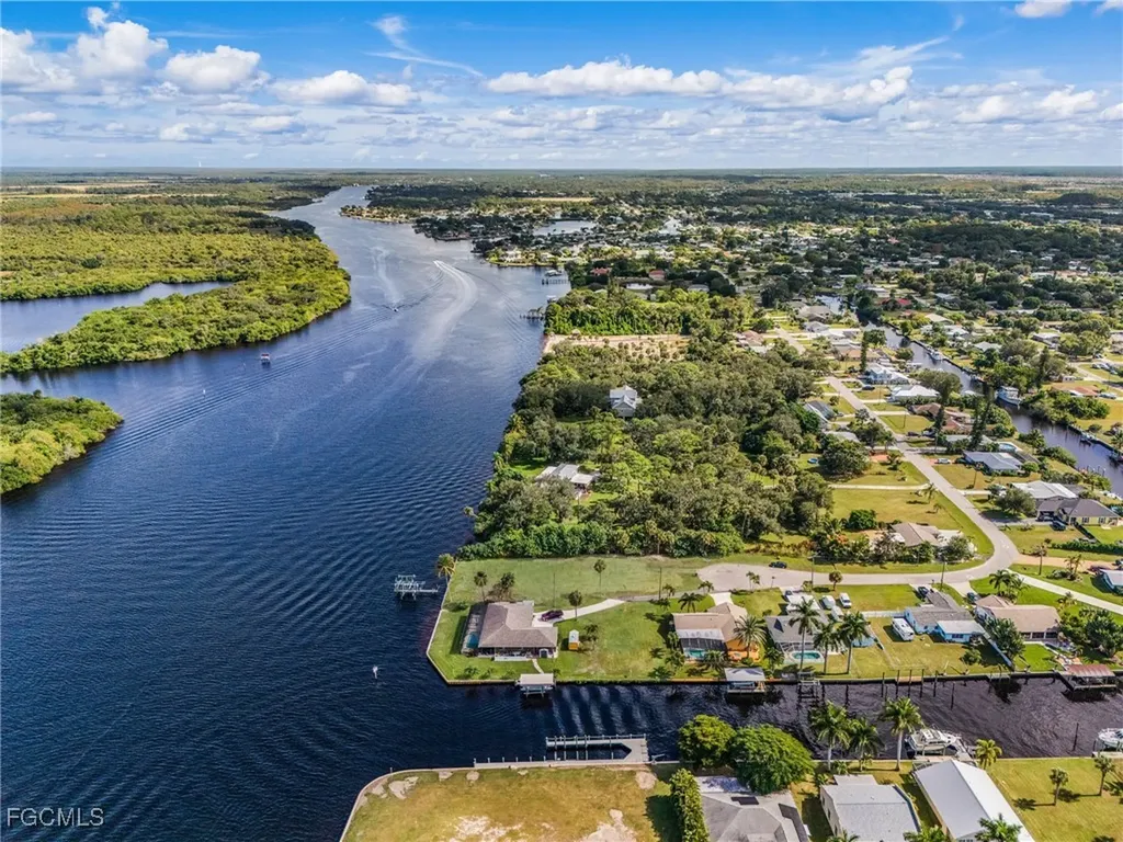 2190 River Road Fort Myers FL 33905