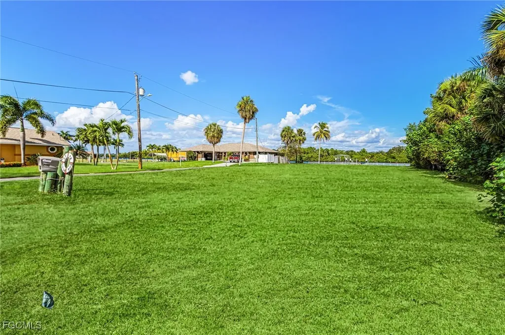 2190 River Road Fort Myers FL 33905