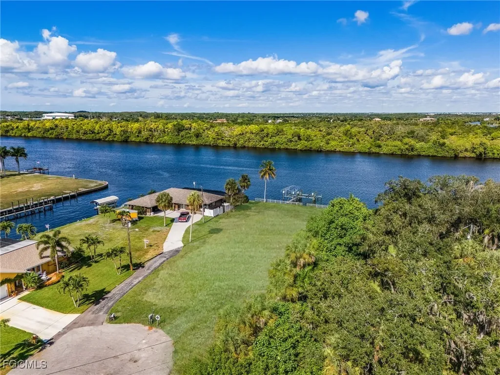 2190 River Road Fort Myers FL 33905