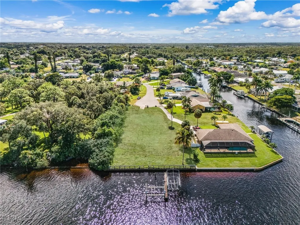 2190 River Road Fort Myers FL 33905