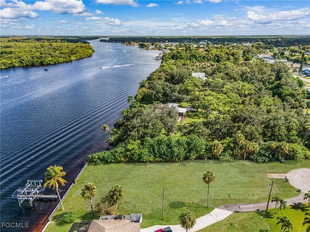 2190 River Road Fort Myers FL 33905