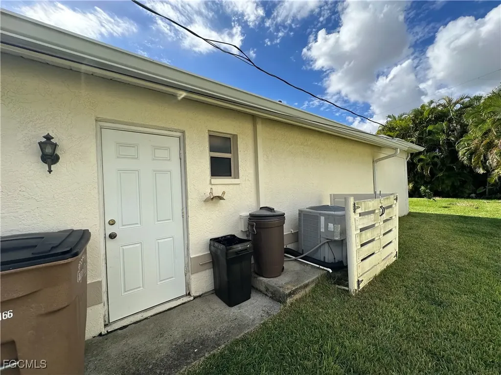 3606 SE 1st Avenue Cape Coral FL 33904