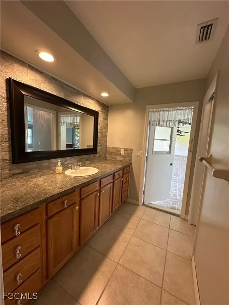 3606 SE 1st Avenue Cape Coral FL 33904