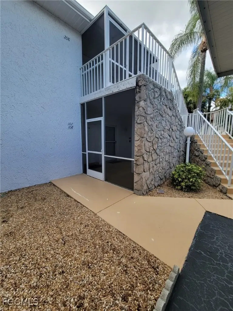 59 Camelot Gardens Boulevard Lehigh Acres FL 33936