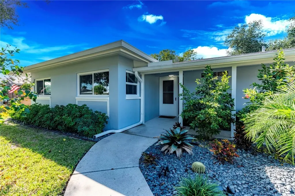 5222 Glade Court Cape Coral FL 33904