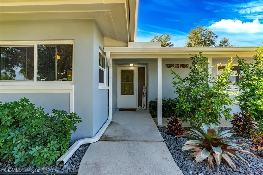 5222 Glade Court Cape Coral FL 33904