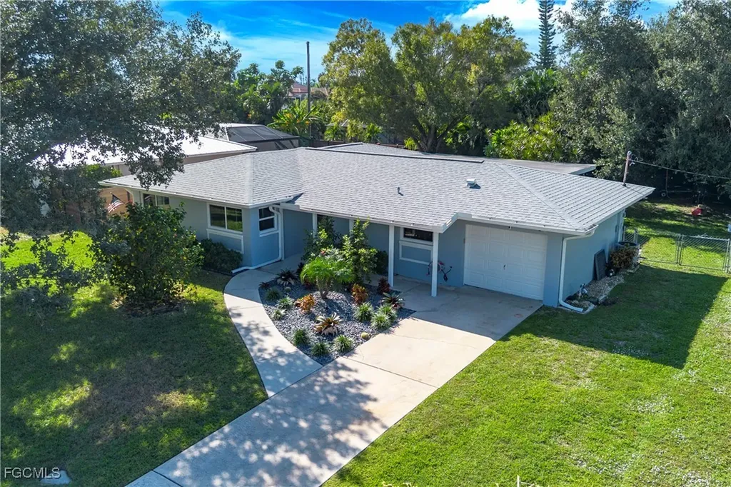 5222 Glade Court Cape Coral FL 33904