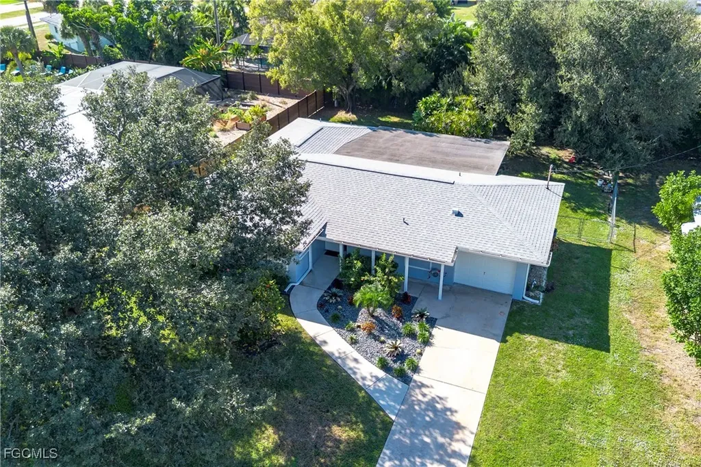 5222 Glade Court Cape Coral FL 33904