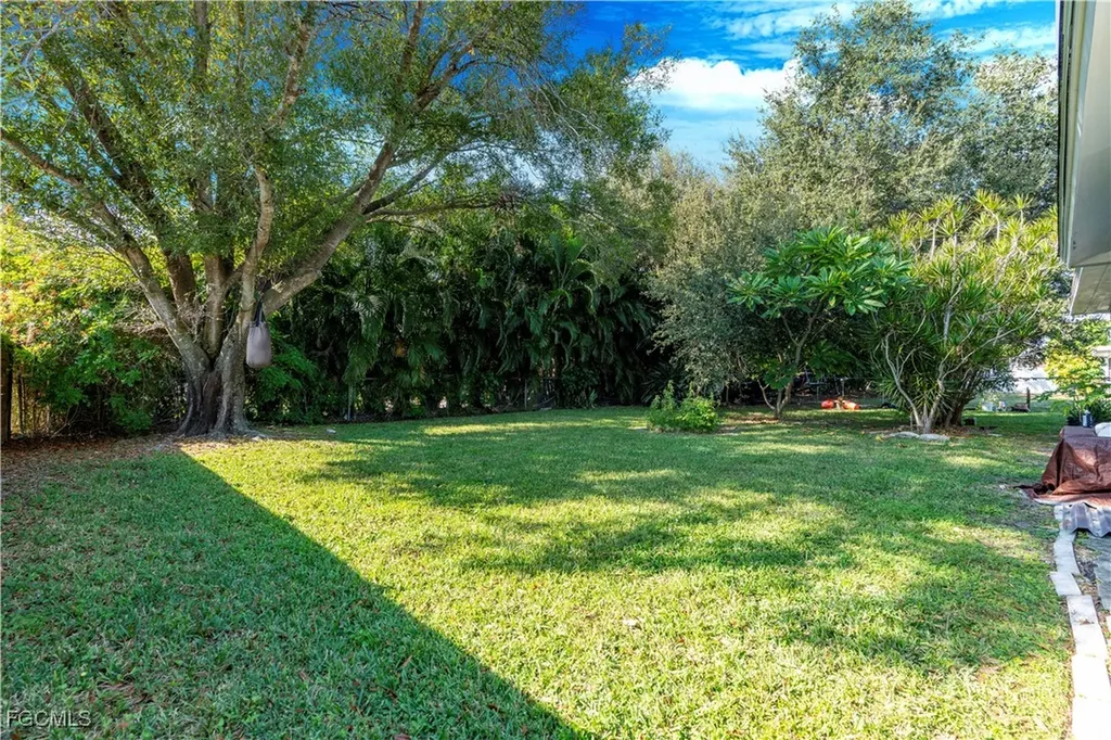 5222 Glade Court Cape Coral FL 33904