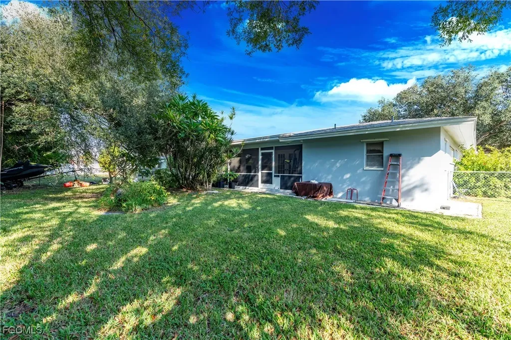 5222 Glade Court Cape Coral FL 33904