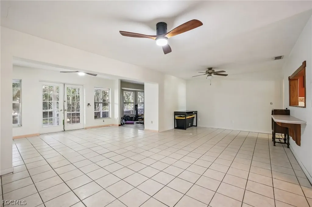 5222 Glade Court Cape Coral FL 33904