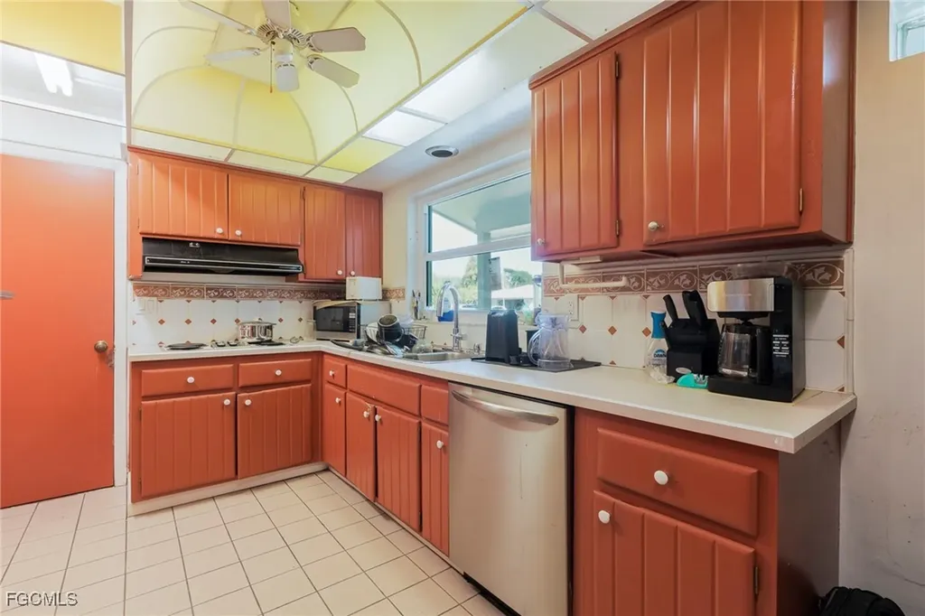 5222 Glade Court Cape Coral FL 33904