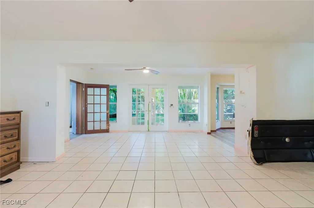 5222 Glade Court Cape Coral FL 33904