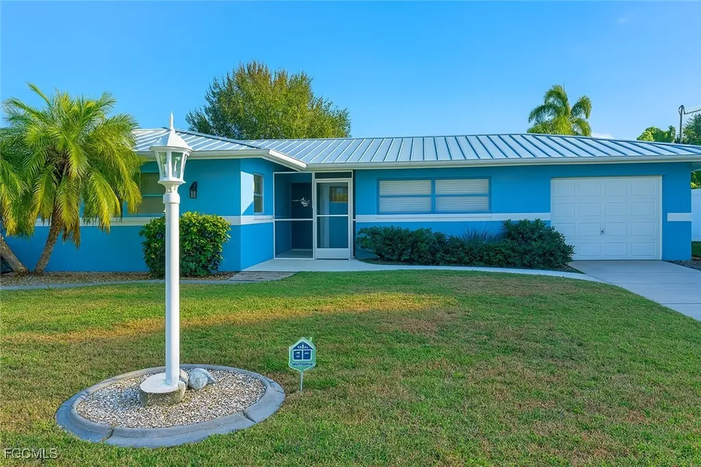 912 Dolphin Drive Cape Coral FL 33904