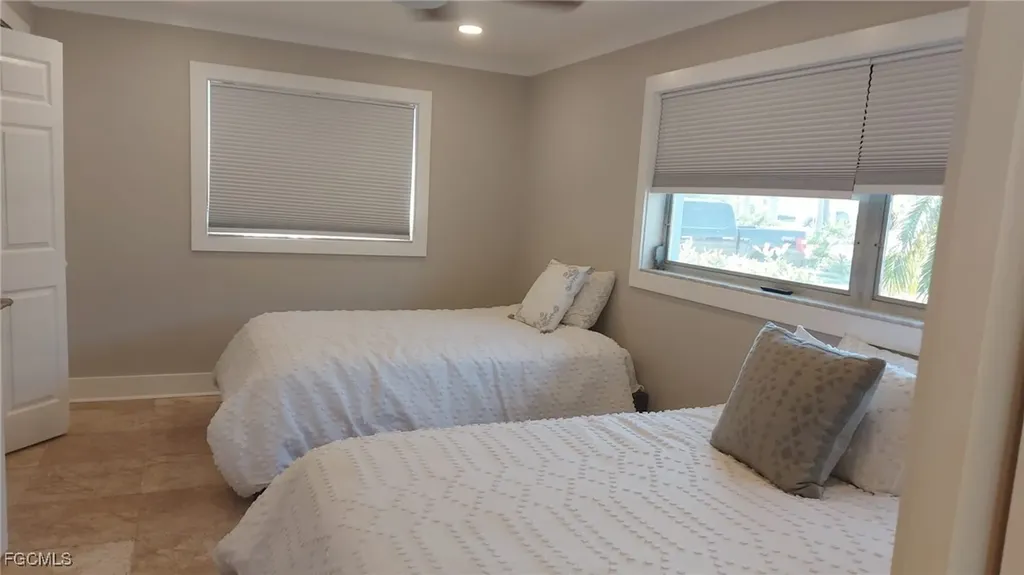 912 Dolphin Drive Cape Coral FL 33904