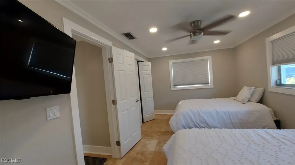 912 Dolphin Drive Cape Coral FL 33904