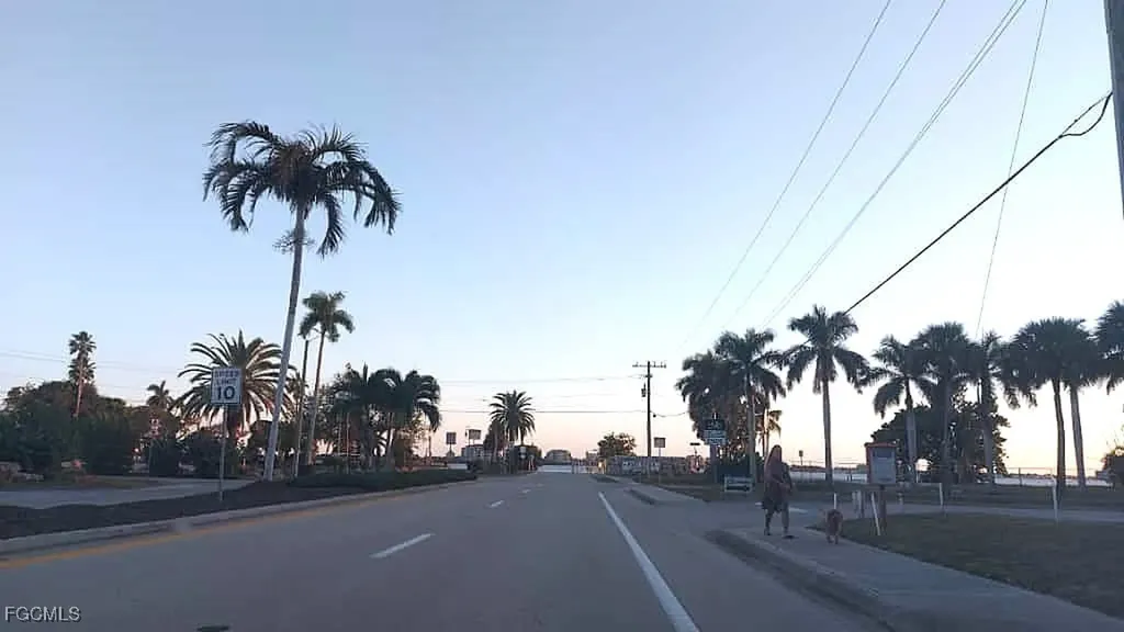 912 Dolphin Drive Cape Coral FL 33904