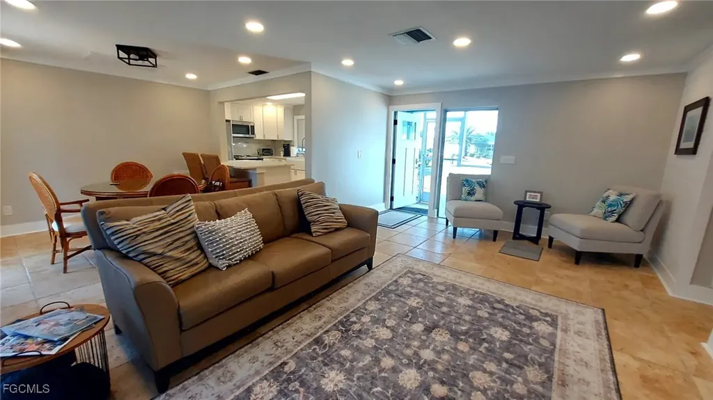 912 Dolphin Drive Cape Coral FL 33904