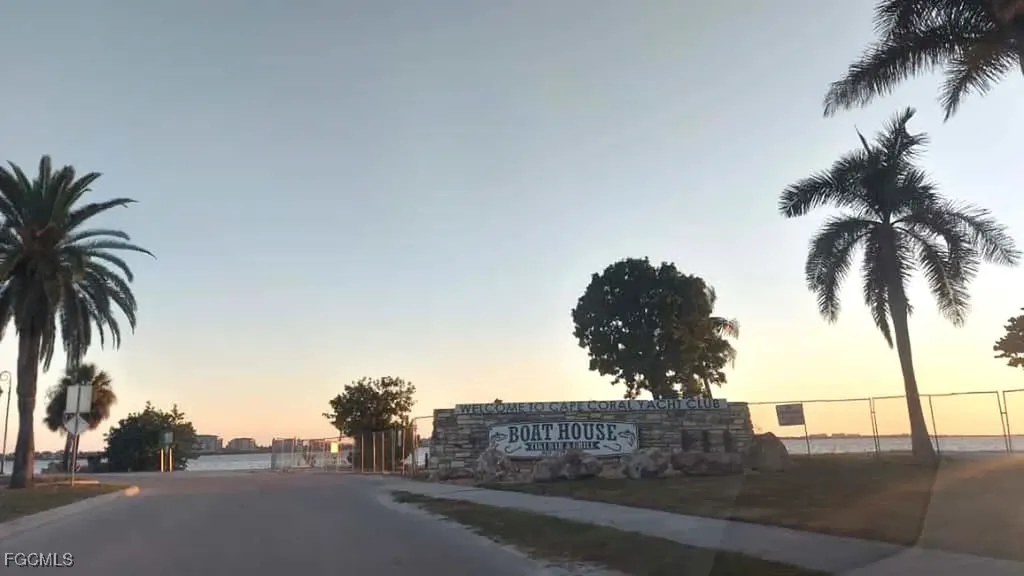 912 Dolphin Drive Cape Coral FL 33904