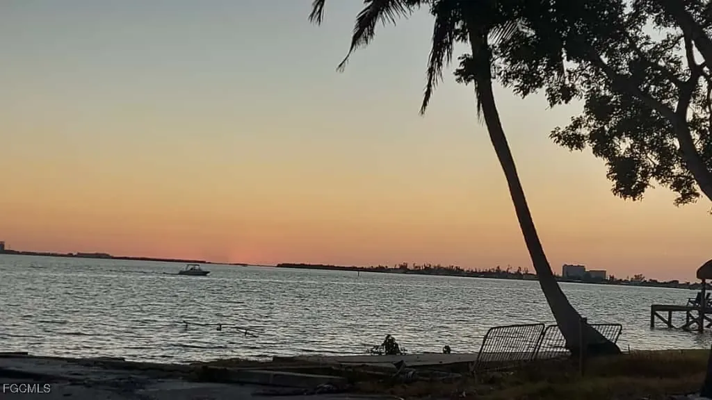 912 Dolphin Drive Cape Coral FL 33904