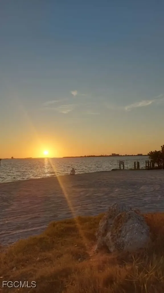 912 Dolphin Drive Cape Coral FL 33904