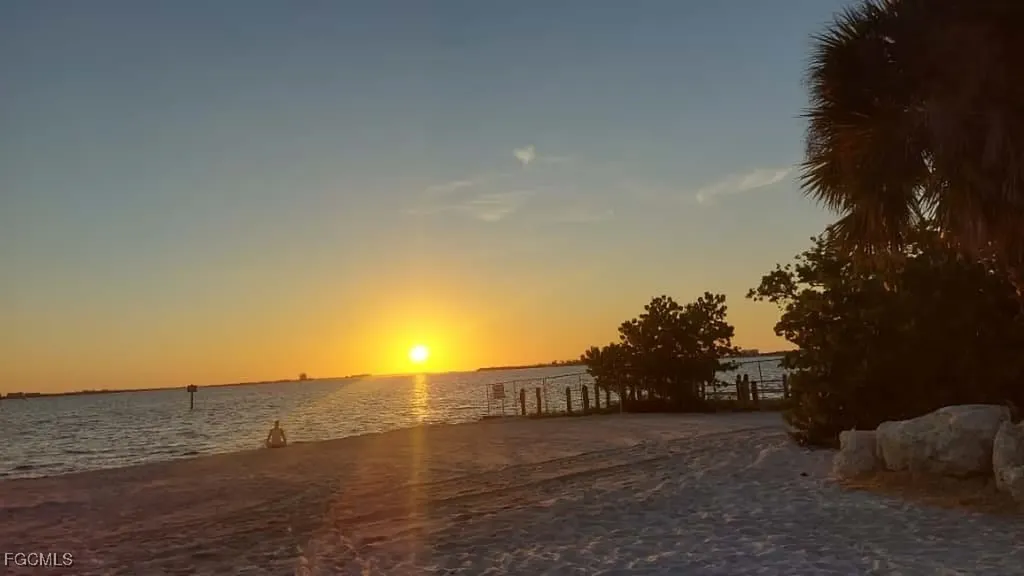 912 Dolphin Drive Cape Coral FL 33904