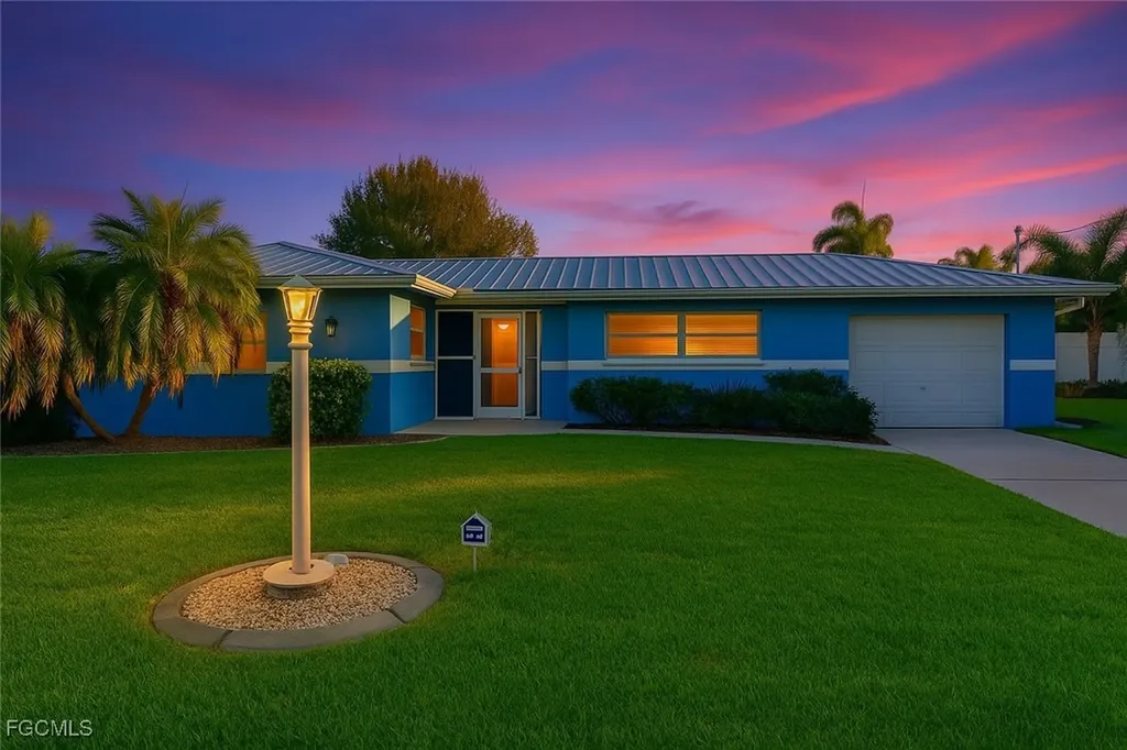 912 Dolphin Drive Cape Coral FL 33904