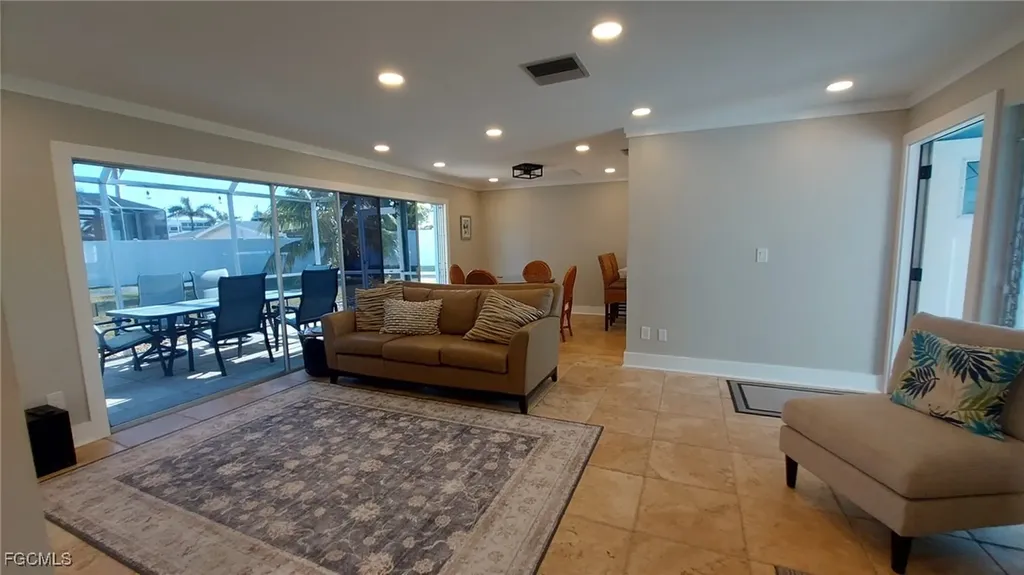 912 Dolphin Drive Cape Coral FL 33904