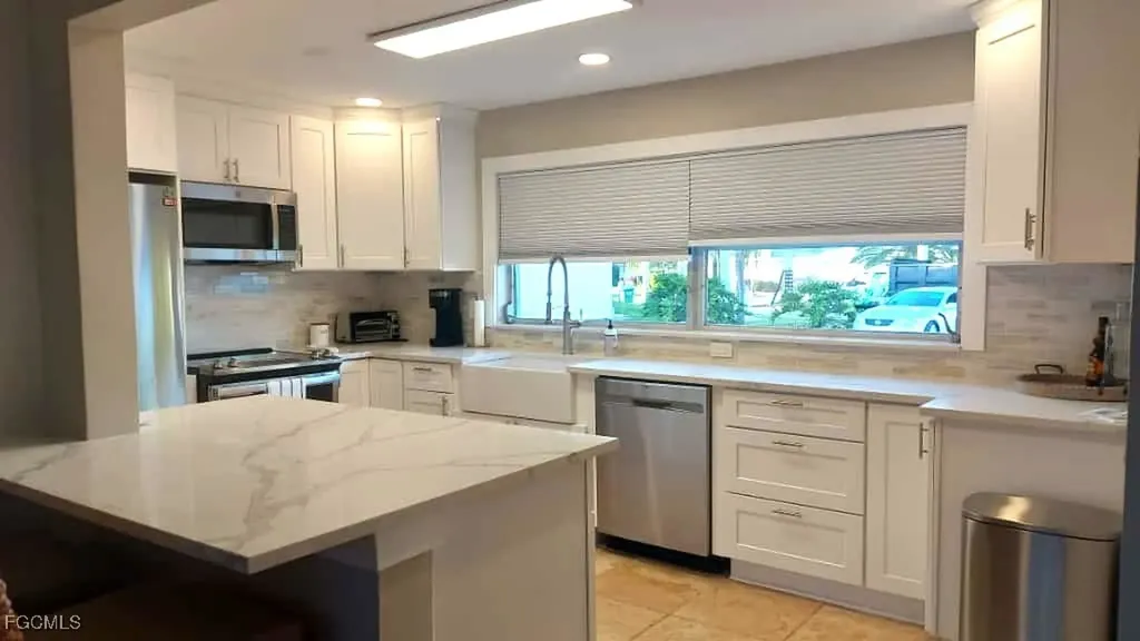 912 Dolphin Drive Cape Coral FL 33904