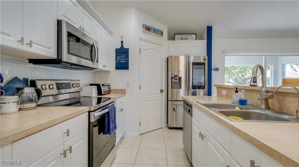 3322 NW 5th Terrace Cape Coral FL 33993