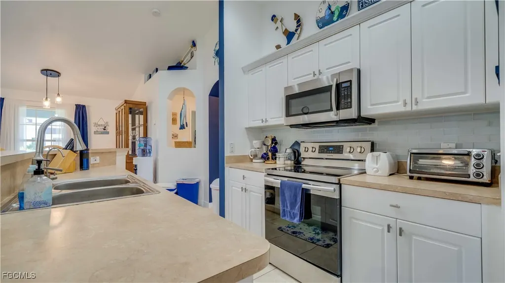 3322 NW 5th Terrace Cape Coral FL 33993
