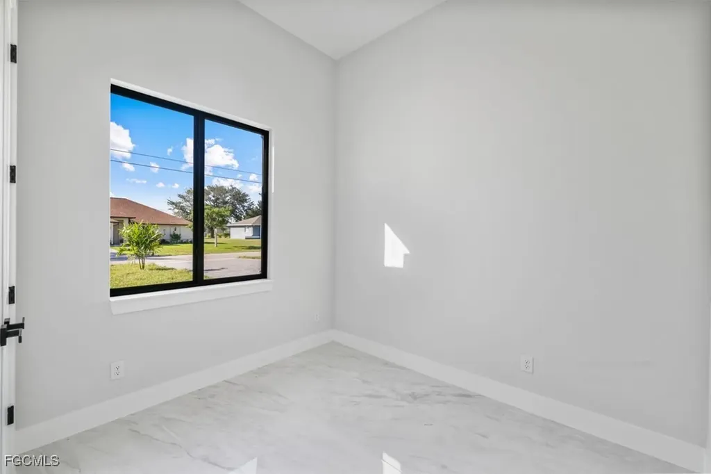 129 NE 12th Court Cape Coral FL 33909