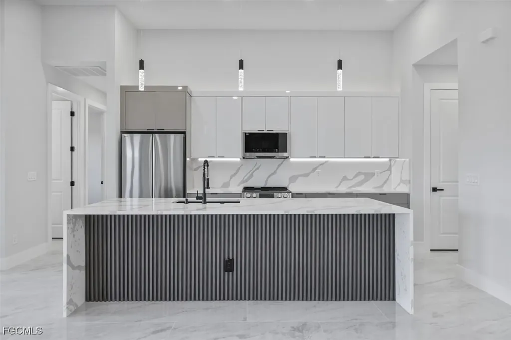 129 NE 12th Court Cape Coral FL 33909