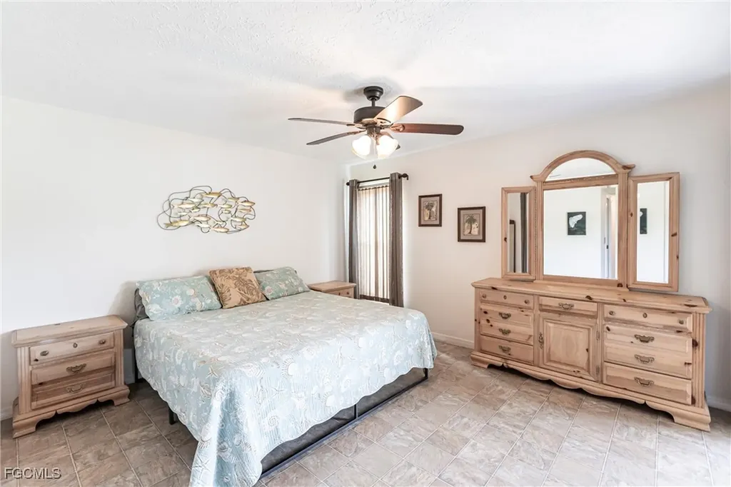 4914 Tudor Drive Cape Coral FL 33904