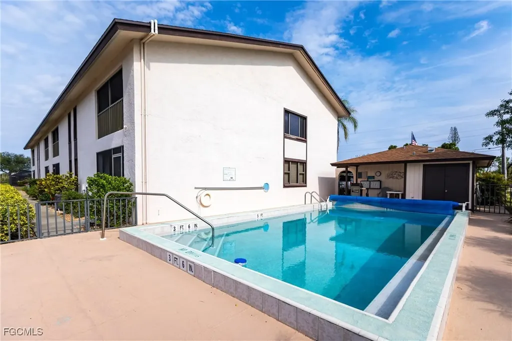 4914 Tudor Drive Cape Coral FL 33904